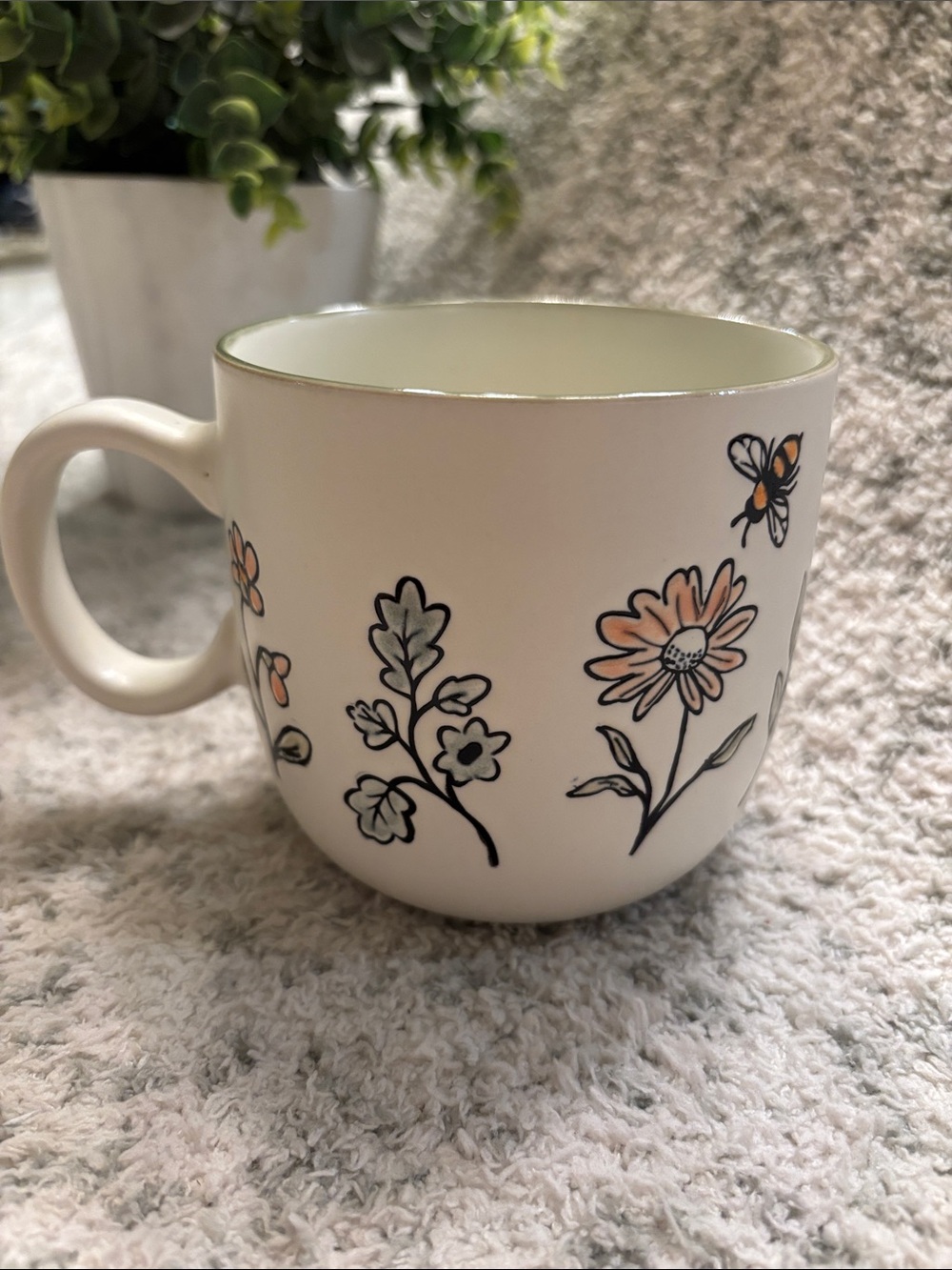Spectrum Designz Flowers & Bees Ceramic Mug 21oz NWT